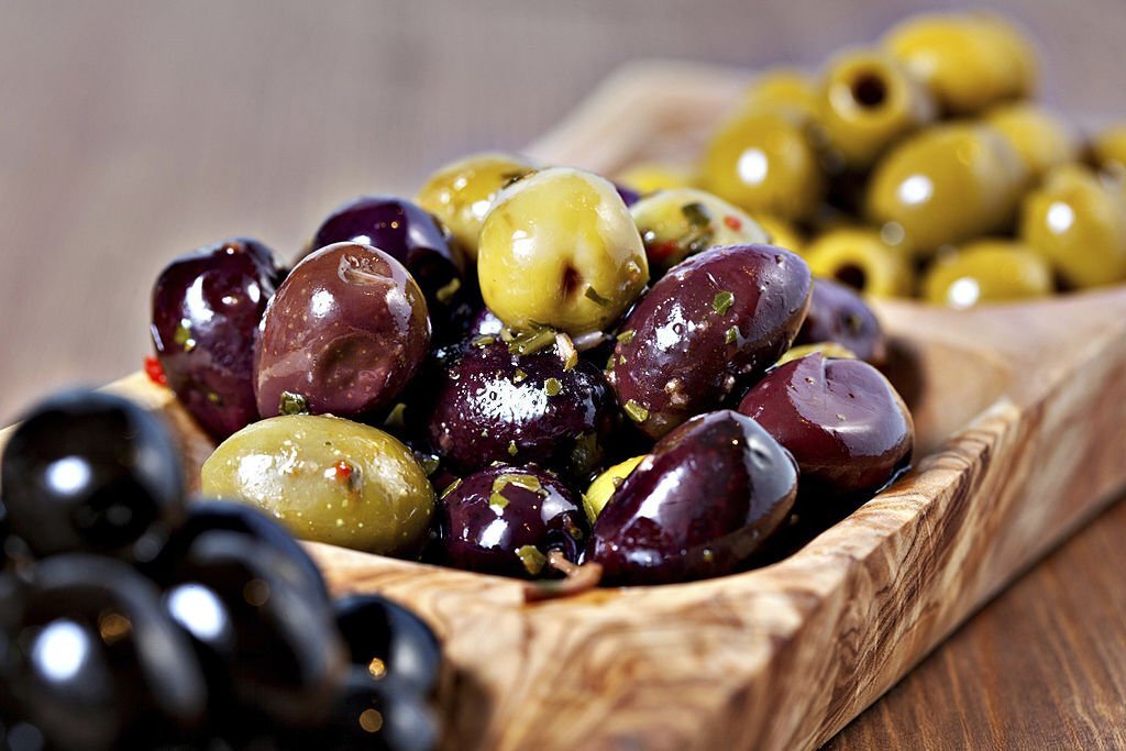 Dürfen Hunde Oliven essen? Ein guter Snack für Hunde? - paawy